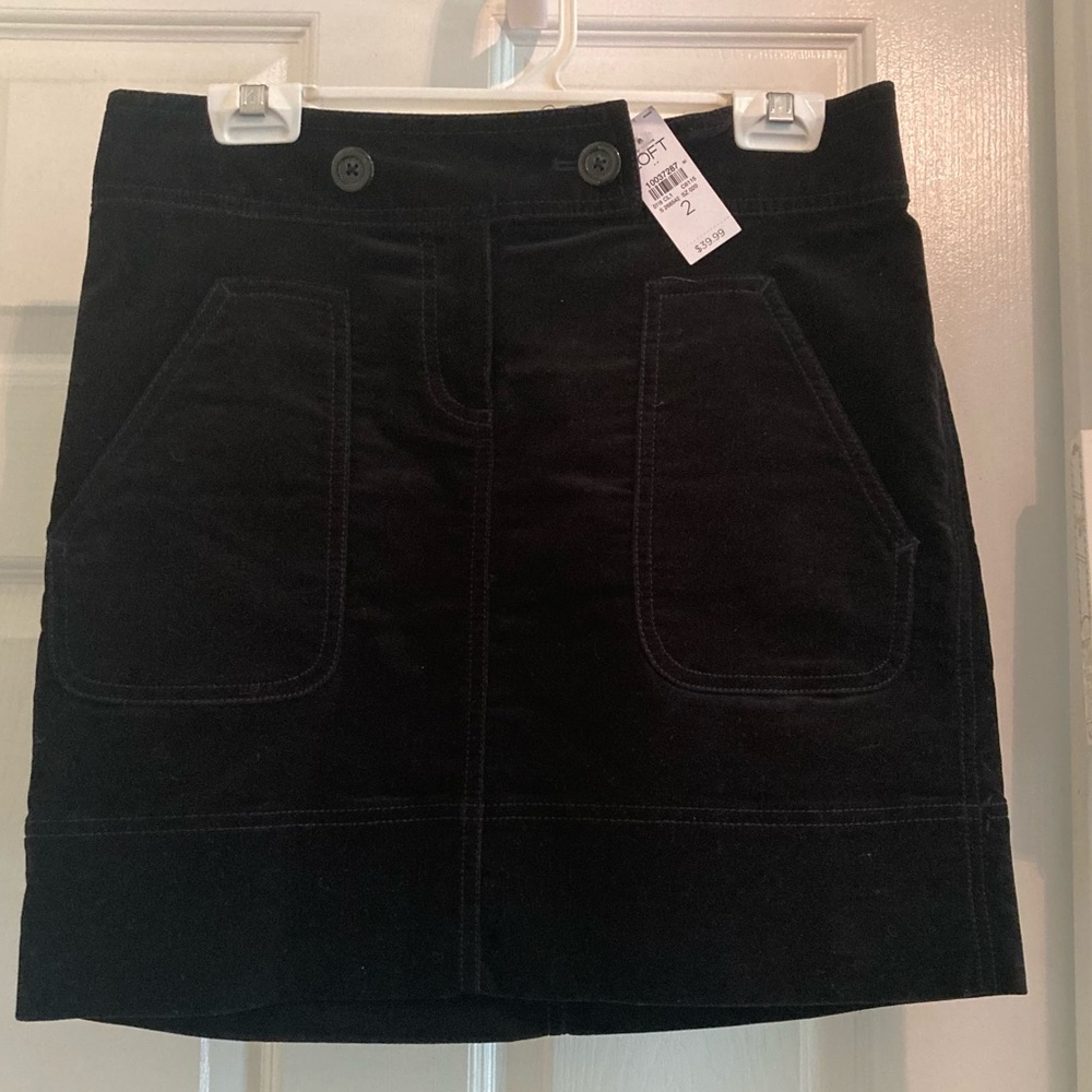 Ann Taylor Loft black velvet mini pencil skirt sz2
